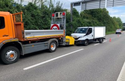 274. Verkehrsunfall, auslaufende Betriebsflüssigkeiten