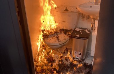 354. Brand im WC-Häuschen, Bushaltestelle Buchthalen