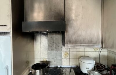 99. Küchenbrand, Rauch in Wohnung, Krummacker 13
