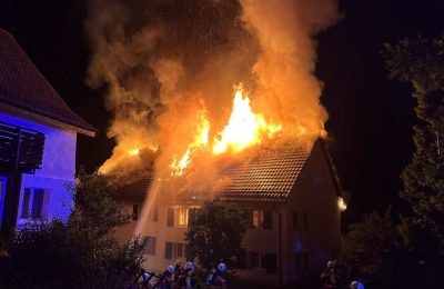 199. Gebäudebrand, Unterstützung mit ADL, Dorfstrasse, 8236 Opfertshofen